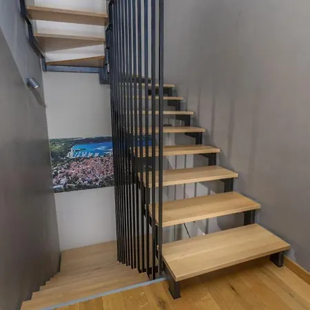 Castel Muschio By Guide *