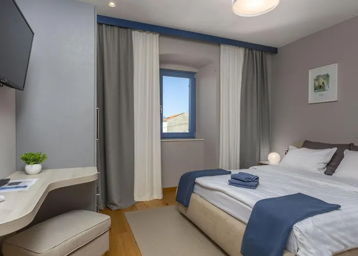 Castel Muschio By Guide