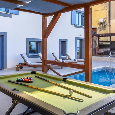 Castel Muschio By Guide