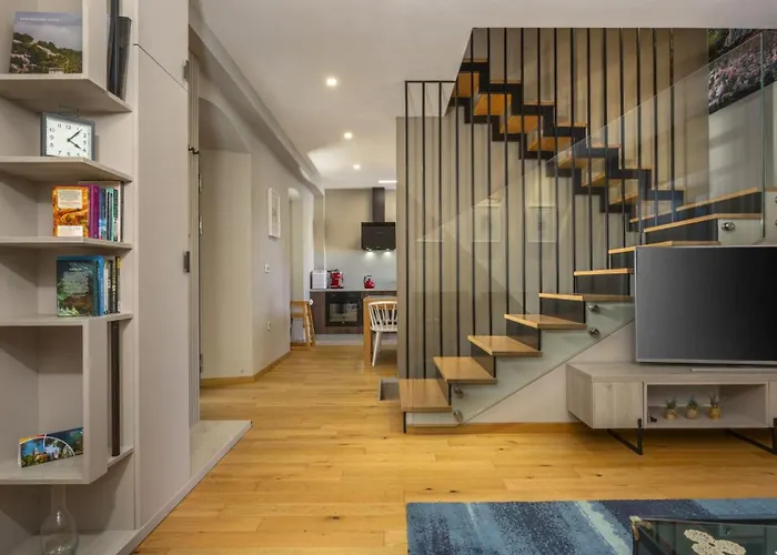 Castel Muschio By Guide