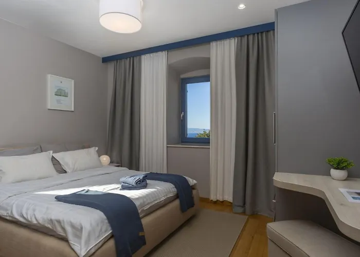 Castel Muschio By Guide