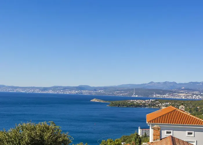 Castel Muschio By Guide *